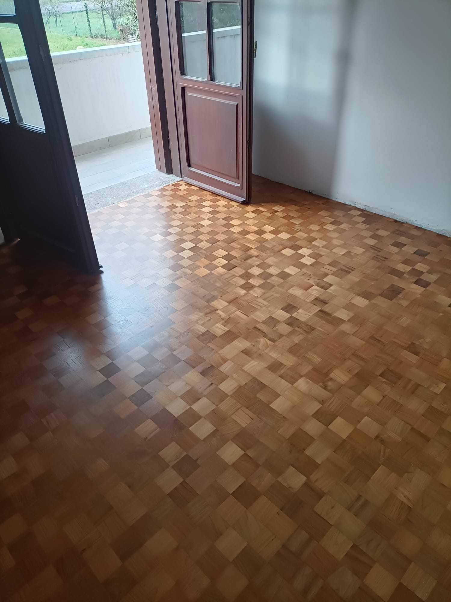 fase-lavorazione-restauro-pavimenti-parquet foto2