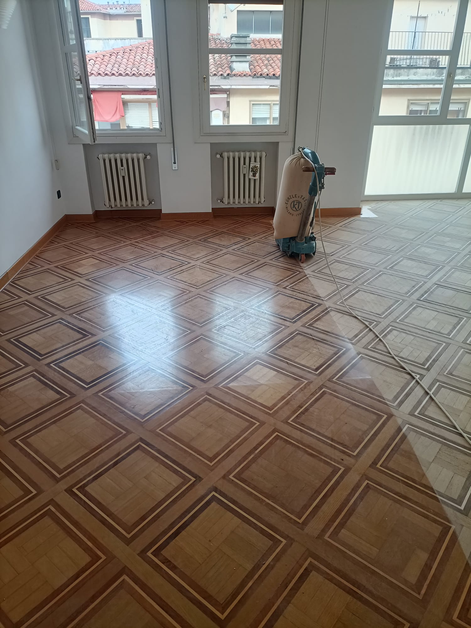 fase-lavorazione-restauro-pavimenti foto1